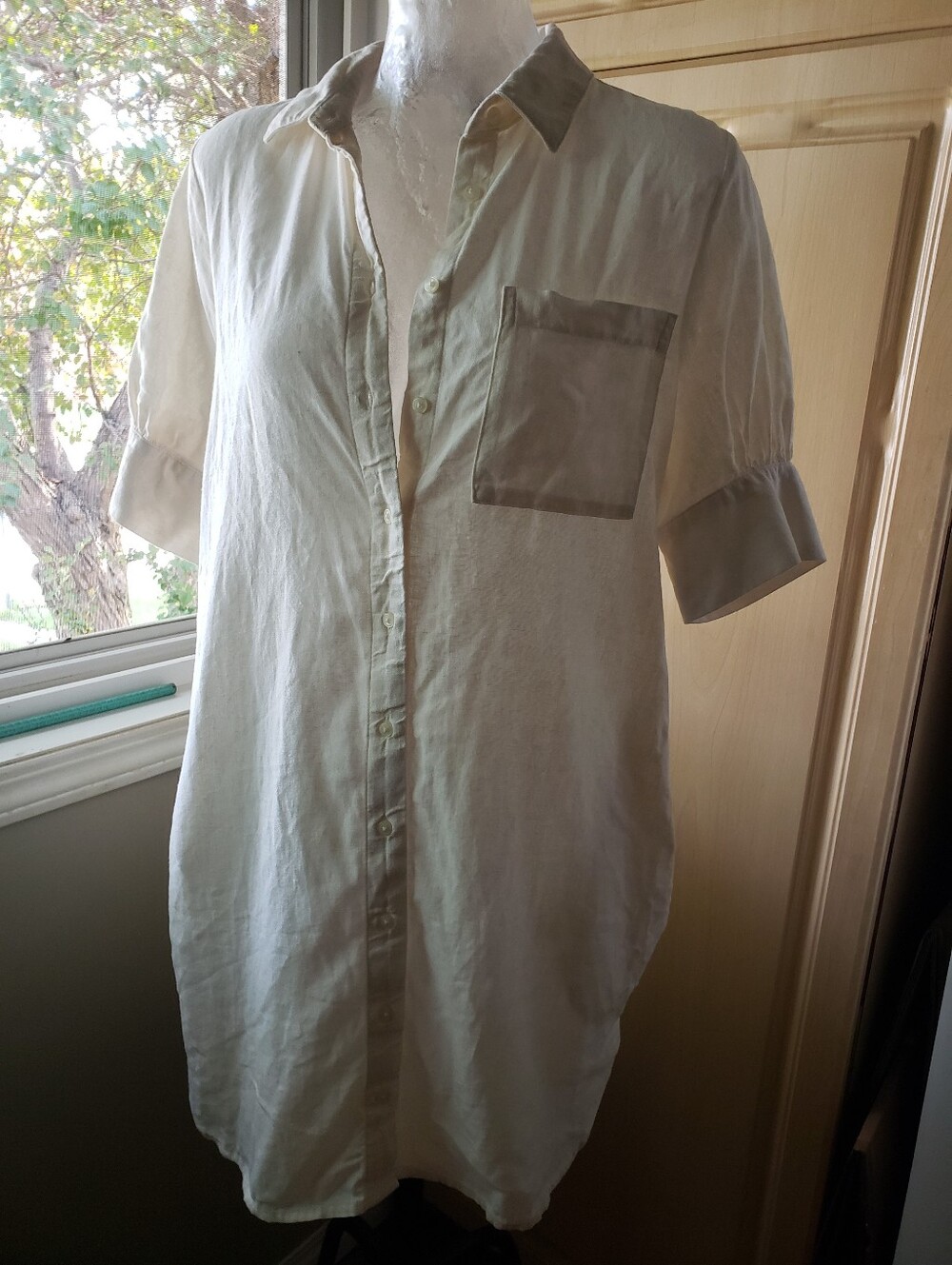 Old Navy Linen Blend Button-Down Short Sleeve Women's Shirt - Cream Pockets